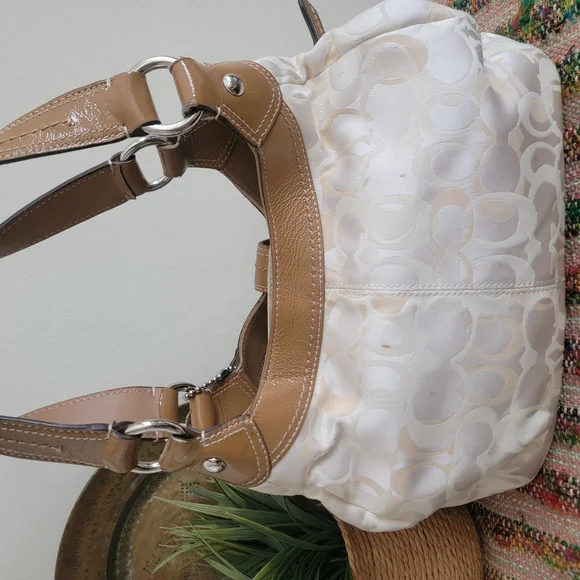 Coach Shoulder Bag And Wallet Set
